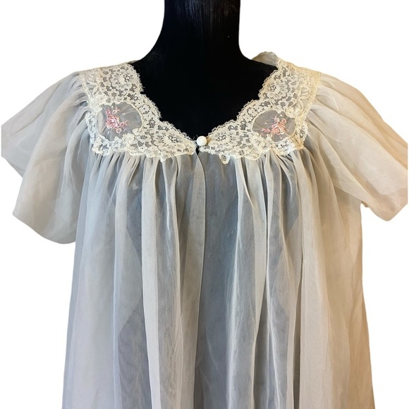 Vintage White Cream Embroidered Layered Peignoir Robe - Picture 6 of 10
